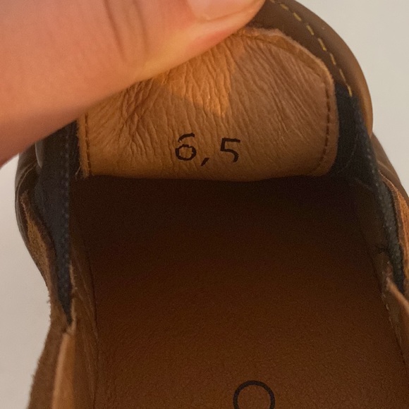 Regina Logo Leather Slip-On Sneakers - Picture 13 of 13